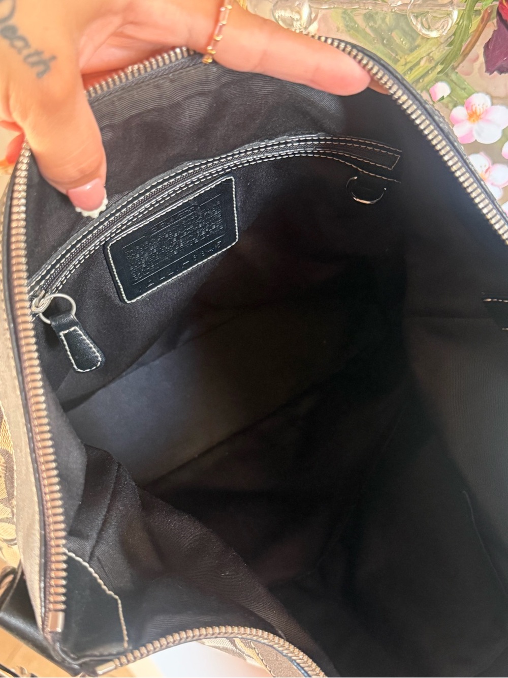 Coach Black and Cream Signature Canvas Shoulder Bag - Picture 5 of 5